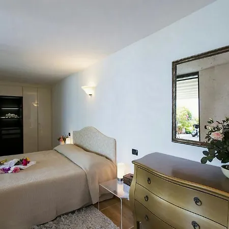Sant' Andrea Elegante Apartment Menaggio