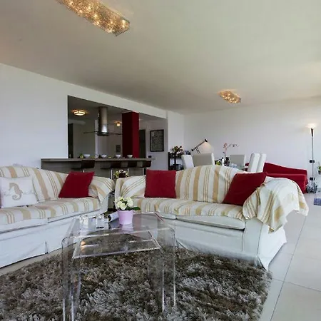 Sant' Andrea Elegante Apartment *